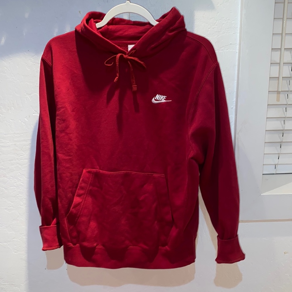 Maroon nike sweatshirt
